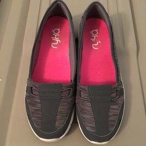 Ryka sz 10 slip on sneaker